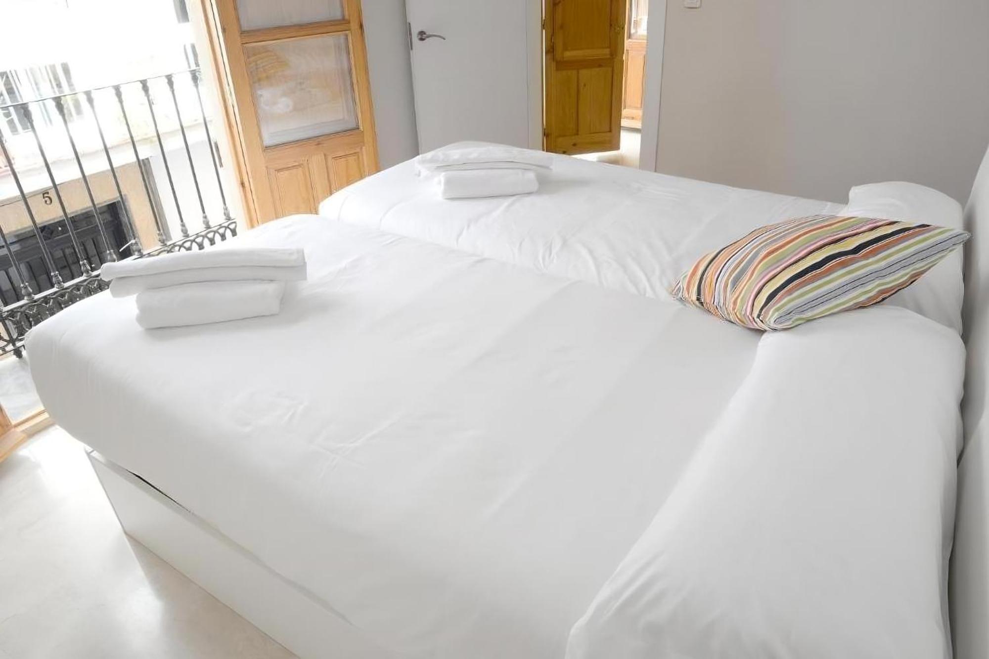 Apartamentos Comfort City Гранада Екстериор снимка